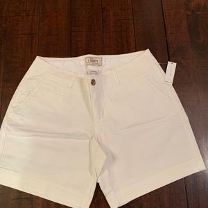 Old Navy White 7” Short